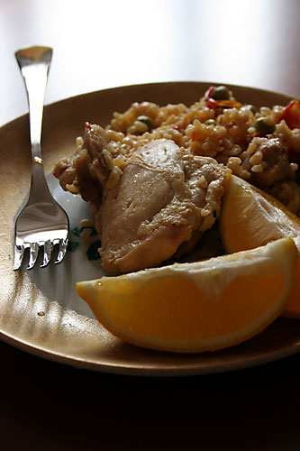 Limon ve Domates Eşliğinde Bulgurlu Tavuk, Limon ve Domates Eşliğinde Bulgurlu Tavuk Tarifi