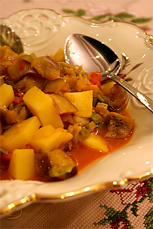 Patatesli Patlıcan Yemeği, Patatesli Patlıcan Yemeği Tarifi, Resimli Oktay Usta Patatesli Patlıcan Yemeği Tarifi Yapılışı