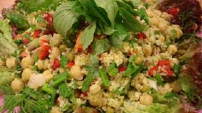 Bulgurlu Nohut Salatası