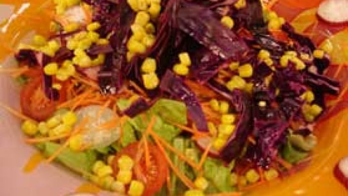 Kırmızı Lahana Turşusu Ve Salatası
