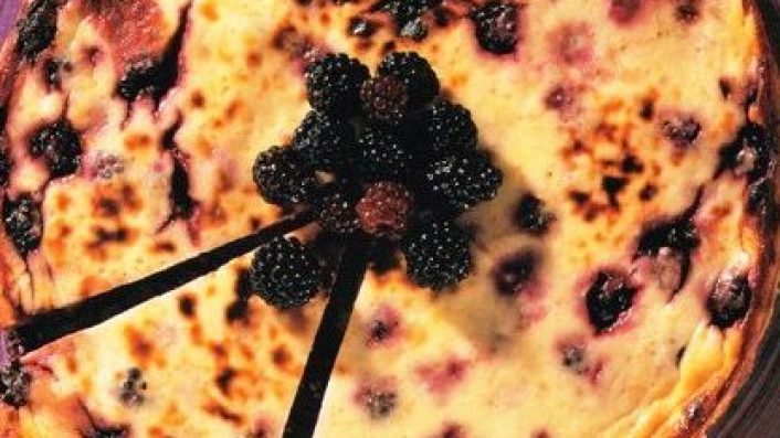 Fırınlanmış Böğürtlenli Cheesecake