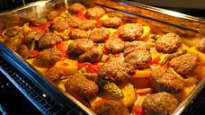 Fırında Köfte ve Patates